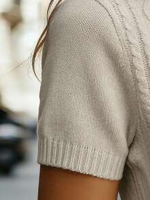 SHEIN PETITE 女士杏色V领麻花针织短袖上衣，休闲修身轻薄纯色针织衫，适合春夏穿着，通勤、度假、节日皆宜。 - 杏色 - 查看 5