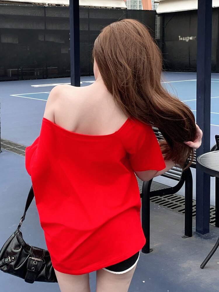 Women's Asymmetrical Shoulder Off Shoulder Printed T-Shirt