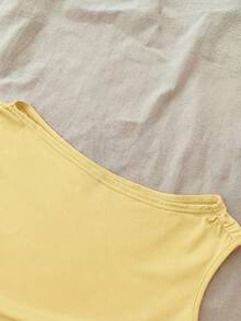 Atasan Crop Top Rajut Putih Kasual Minimalis Motif Polkadot dengan Detail Kerut Asimetris untuk Remaja Perempuan, Cocok untuk Musim Semi/Panas, Gaya yang Dipersonalisasi, Pakaian Sehari-hari - Kuning - View 3