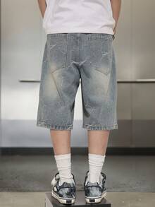 Manfinity EMRG 男士做旧斜插口袋宽松休闲牛仔短裤 - 淺色水洗藍 - 查看 2