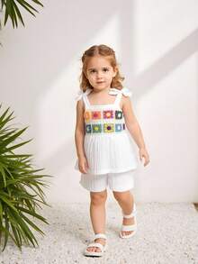 SHEIN Playful Pals 2件套女婴幼儿/新生儿0-3岁休闲日常可爱度假条纹蝴蝶结装饰吊带背心+短裤套装，春夏款 - 米色 - 查看 10