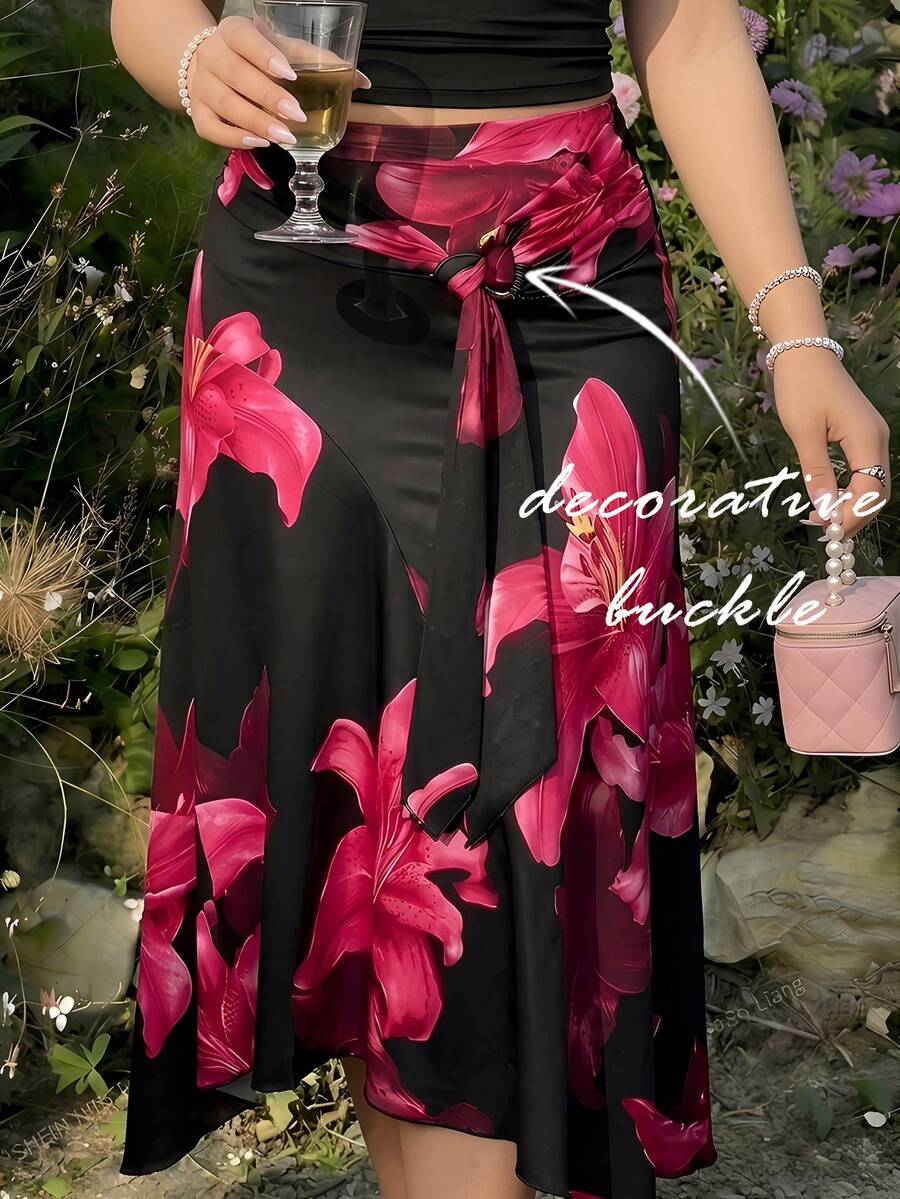 SHEIN MOD 大码高腰荷叶边不对称下摆连衣裙，黑色底，饰以浪漫的大红色花朵，中长款系带裹身裙