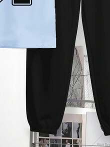 兒童大童男童淺藍色 Y2K 風格字母與數字 67 運動復古美式拼色街頭風開學夏季 T 恤與長褲套裝 - 白色 - 查看 6