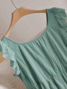 CosyJoli Plus Size Women Solid Color Minimalist Sleeveless Top - Green - View 5