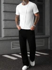 Manfinity Homme 男士休闲日常通勤简约纯白色短袖纽扣装饰T恤，夏季 - 白色 - 查看 3