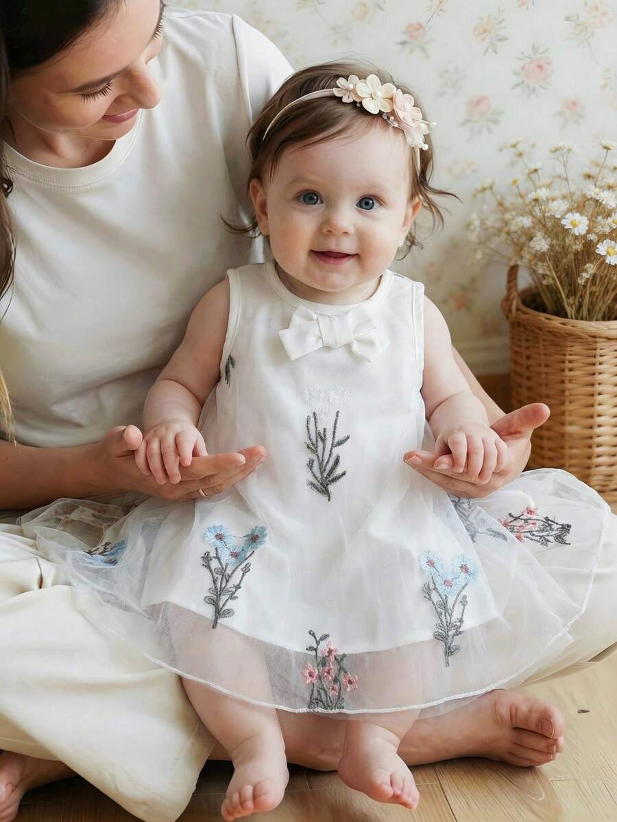 SHEIN Vintaside Kids 女婴花朵网纱蝴蝶结装饰无袖连衣裙 - 白色 - 查看 1