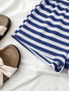 Bộ 2 món cho bé gái tuổi teen, gồm áo croptop dệt kim màu xanh navy và trắng, thích hợp mặc hàng ngày, đi biển, ăn trưa và dự tiệc. - Màu xanh hải quân - Xem 3