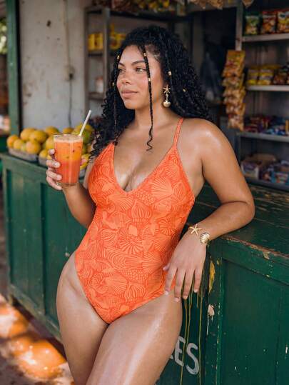 Swim Mod Áo tắm liền thân dáng ôm cỡ lớn mới năm 2026 | Chất liệu jacquard màu cam cao cấp, làm trắng da | Cổ chữ V sâu, xếp ly và nâng đỡ vòng một | Thiết kế hở lưng với dây đeo mỏng tạo cảm giác thoáng mát | Chất liệu co giãn cao, ôm sát và định hình vòng eo & bụng | Áo tắm liền thân thích hợp cho bãi biển/hồ bơi/khu nghỉ dưỡng spa