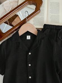 SHEIN LMoss Kids 两件套男婴休闲简约杏色短袖衬衫（带领）和松紧腰裤套装，适合生日派对、晚宴、演出、婚礼、满月庆祝、洗礼和一周岁宝宝派对等场合。 - 黑色 - 查看 3