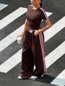 Muchica 女士休闲条纹拼接圆领短袖T恤和阔腿裤两件套，棉混纺街头风服饰 - 棕色 - 查看 3