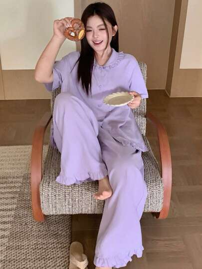 Dazy Plus Bộ đồ ngủ 2 món kiểu dáng thường ngày dễ thương, viền bèo nhún, màu trơn, tay ngắn và quần dài, màu tím, cỡ lớn dành cho nữ, mùa xuân/hè.