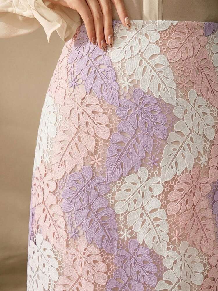 High-Quality New Standard Size Women's Fashion Contrast Color Hollow Embroidered Vintage Elegant Ladies' Skirt, Suitable For Valentine's Day, Summer Holidays, Spring Break