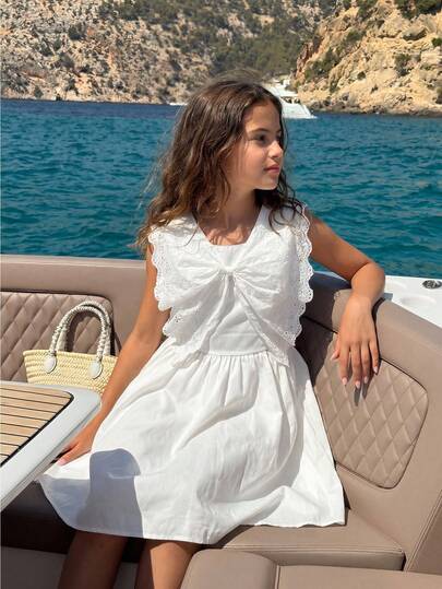 女童白色蝴蝶结装饰连衣裙，轻盈涤纶无袖中长连衣裙，适合春夏、婚礼、生日派对等场合