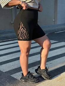 SHEIN Muchic 大码女式斑马纹网眼拼接紧身短裤 - 黑色 - 查看 4
