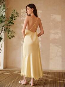MOTF PREMIUM WOMEN'S BACKLESS LACE PATCHWORK SLIP DRESS - Yellow - View 4