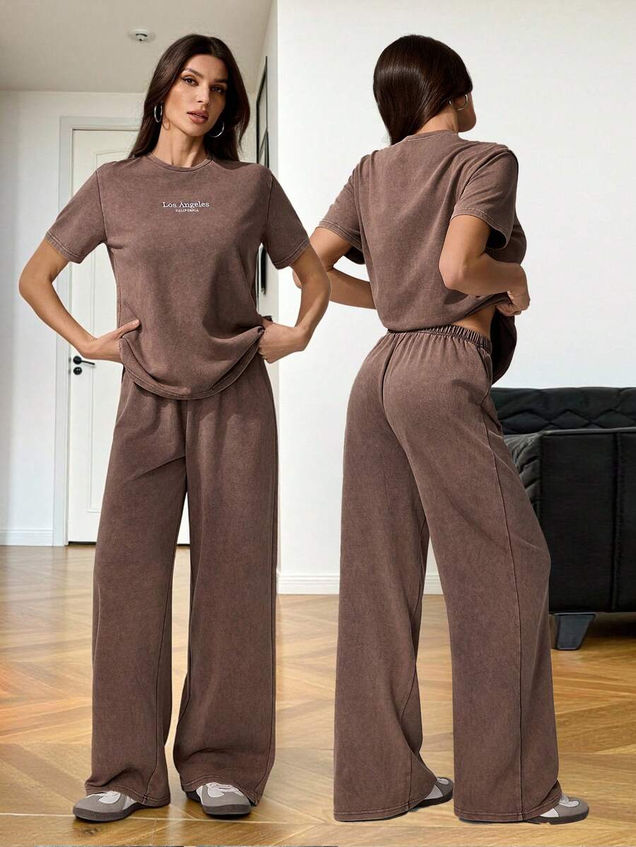 SHEIN Tall Bộ đồ nữ thường ngày gồm áo thun ngắn tay cổ tròn thêu chữ và quần dài. - màu nâu - Xem 1