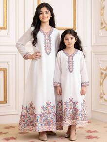 Teen Girls Elegant Long-Sleeved Robe, Adorned With Interwoven Floral Patterns, And Paired With A Sheer Headscarf. - White - View 5