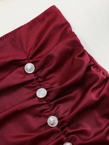 Chân váy satin xếp ly cạp cao màu đỏ rượu vang, thanh lịch và phù hợp để mặc hàng ngày. - Màu Đỏ Sâu - Xem 4