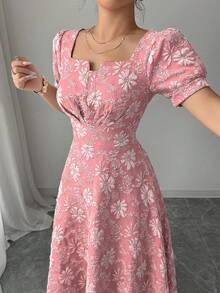 Rafferiza 女士方领短袖褶皱腰身优雅印花连衣裙 - 淺粉色 - 查看 4