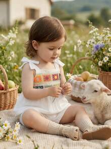 SHEIN Playful Pals 2件套女婴幼儿/新生儿0-3岁休闲日常可爱度假条纹蝴蝶结装饰吊带背心+短裤套装，春夏款 - 米色 - 查看 12