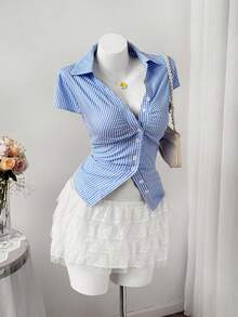 SHEIN CURVE+ 大码女装新款夏季街头风蓝色条纹短袖单排扣衬衫，常规款衬衫，短袖衬衫，开襟设计，性感美式复古衬衫，收腰衬衫，常规上衣，短袖衬衫，学院风衬衫，适合春季、夏季、返校季及所有季节 - 彩色 - 查看 6