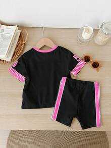 Ensemble fille bébé style décontracté minimaliste "Girls Trip" design sport classique, imprimé numérique 56, slogan "Every Day Is Memorable", patchwork bicolore manches, t-shirt col rond ample manches courtes avec imprimé numérique 56 et slogan, short de cyclisme ajusté, adapté pour l'été, les sports, le fitness, les courses, les occasions sociales - Multicolore - Voir 4