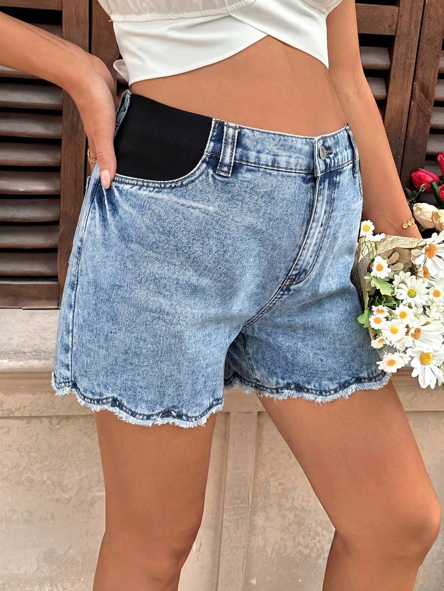 SHEIN 孕妇夏季休闲度假通勤毛边宽松牛仔短裤 夏季嘉年华服装 通勤度假毕业季 时尚Y2K可爱街头风 俏皮派对婚礼 优雅商务休闲女士商务海滩毕业季女士休闲孕妇破洞牛仔短裤，侧边弹力拼接，适合夏季穿着 - 藍色 - 查看 1