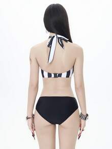 ROMWE Goth 2026春夏新款哥特摇滚风黑白条纹荷叶边露背比基尼套装，显瘦性感，休闲沙滩/派对/音乐节/夜店穿搭 - 黑色 - 查看 4