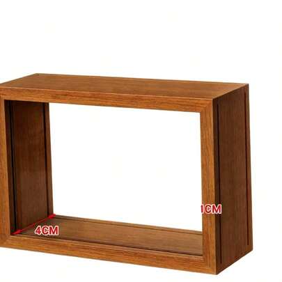 Un marco de fotos cuadrado de 13*18 cm, con decoración de grano de madera oscura, estilo minimalista, adecuado para exhibir pequeños adornos, especímenes de plantas, fotos y decoraciones de caligrafía