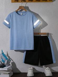 SHEIN 2件套青少年男童拼接运动纹理反光带短袖T恤和短裤套装 - 藍色 - 查看 2
