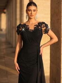 Aureia Robe élégante et luxueuse avec volants en dentelle pailletée brodée, appliques en dentelle, tricot élastique. Manches transparentes et jupe sirène. Convient pour le mariage, la fête, les vacances, la mariée, la mère de la mariée, la robe de soirée. - Noir - Voir 2