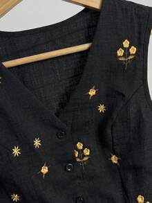 Camisa sin mangas con cuello en V para mujer, con textura de lino y diseño de botones bordados, elegante camisa de estilo oriental retro casual para viajes de verano, citas, Año Nuevo - Negro - Ver 3