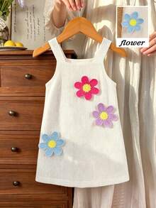 SHEIN Vintaside Kids Vestito casual di moda per bambine per primavera/estate, stile vacanziero, nuovo arrivo, decorazione floreale 3D all'uncinetto colorata, tessuto lavorato a maglia traforato senza maniche, silhouette dritta, adatto per bambine carine, dolce e confortevole, di moda per pendolarismo, adatto per uscite quotidiane, vacanze, spiaggia, festività, indossare in primavera/estate, tessuto morbido, abiti estivi. Abiti eleganti da festa. Vestito soffice. - Bianco - Visualizzare 8