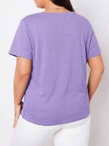 SHEIN BASICS Blusa de talla grande de unicolor, minimalista, de cuello en V y manga corta para uso diario - Morado - Ver 2