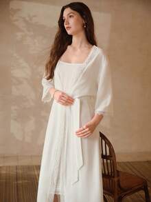 MOTF PREMIUM Set Piyama Retro Prancis dengan Hiasan Renda Putih, 2 Potongan Pakaian Tidur: Gaun Cami & Jubah - Putih - View 8