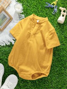 SHEIN Bộ áo liền quần cổ tàu cài khuy cho bé trai/bé gái, thích hợp mặc hàng ngày vào mùa xuân và mùa hè, cả trong nhà và ngoài trời. - Màu vàng - Xem 4