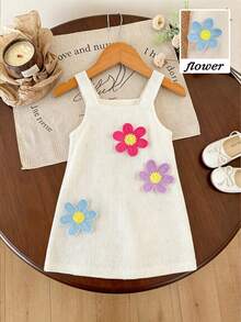 SHEIN Vintaside Kids Vestito casual di moda per bambine per primavera/estate, stile vacanziero, nuovo arrivo, decorazione floreale 3D all'uncinetto colorata, tessuto lavorato a maglia traforato senza maniche, silhouette dritta, adatto per bambine carine, dolce e confortevole, di moda per pendolarismo, adatto per uscite quotidiane, vacanze, spiaggia, festività, indossare in primavera/estate, tessuto morbido, abiti estivi. Abiti eleganti da festa. Vestito soffice. - Bianco - Visualizzare 9