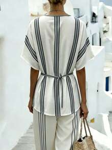SHEIN Holidaya 女士新款条纹V领交叉腰带短袖T恤 - 白色 - 查看 2
