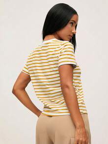 SHEIN BASICS 女款條紋休閒百搭日常短袖T恤黃色條紋上衣夏季上衣 - 黃色 - 查看 3