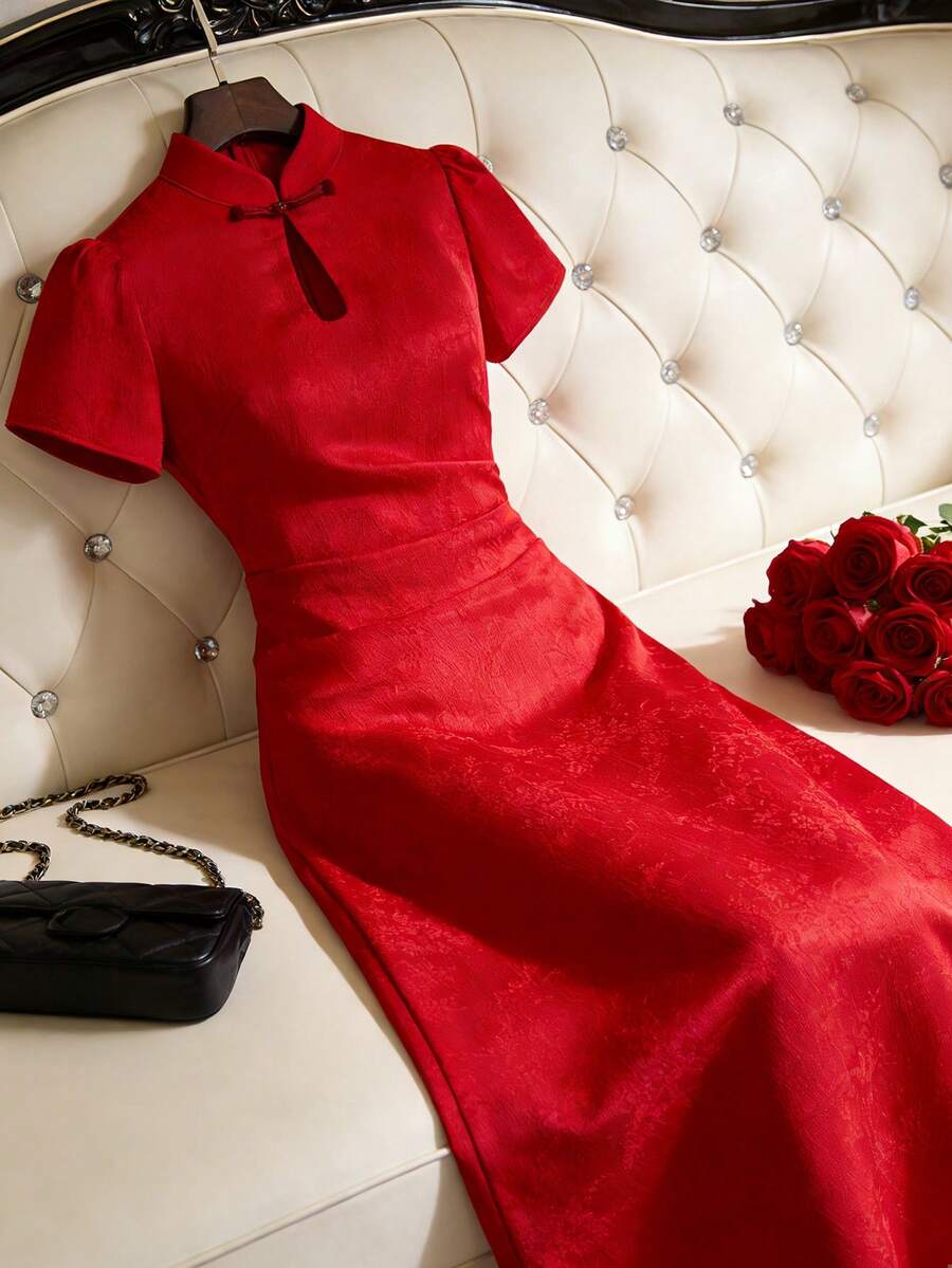 SHEIN LUNE 女士优雅红色提花缎面纽扣连衣裙,适合新年庆祝活动 - Fiery Red - 查看 1
