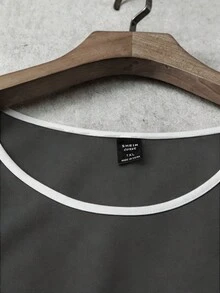 SHEIN LUNE Áo sơ mi ngắn tay cài cúc tối giản, dáng rộng dành cho nữ cỡ lớn, đa năng, phù hợp mặc hàng ngày. - Màu xám đen - Xem 5