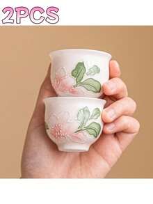 Hai tách trà bằng gốm sứ, được vẽ tay tinh xảo hình hoa ly hồng dập nổi, kiểu dáng Trung Quốc, thích hợp cho nhà hàng và quán trà, có thể dùng làm quà tặng doanh nghiệp hoặc quà tặng dịp lễ. - Nhiều màu - Xem 7