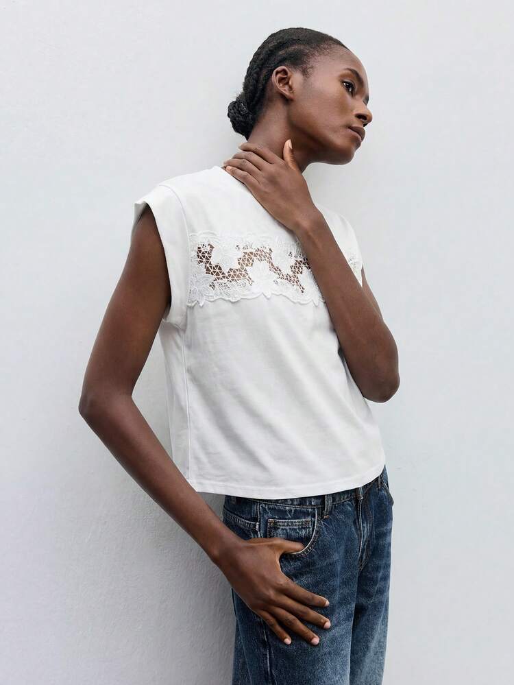 SHEIN Maija Women's Solid Color Round Neck Contrast Lace Casual T-Shirt