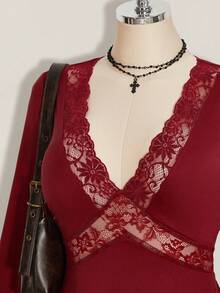 SHEIN ICON Gaun Liburan Wanita Ukuran Besar dengan Patchwork Renda dan Lengan Berkerut, Cocok untuk Kencan Malam, Warna Burgundy, Musim Gugur yang Elegan - Burgundy - View 3