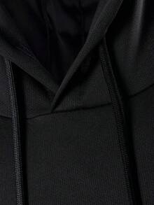 Manfinity Sport Corelite Bộ đồ thể thao nam gồm áo ba lỗ có mũ in họa tiết và quần ống rộng có dây rút. - màu đen - Xem 6