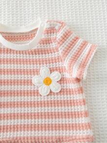 Cozy Pixies Bộ đồ sơ sinh dễ thương gồm áo thun ngắn tay kẻ sọc phối màu và quần short cạp chun. - Hồng - Xem 7