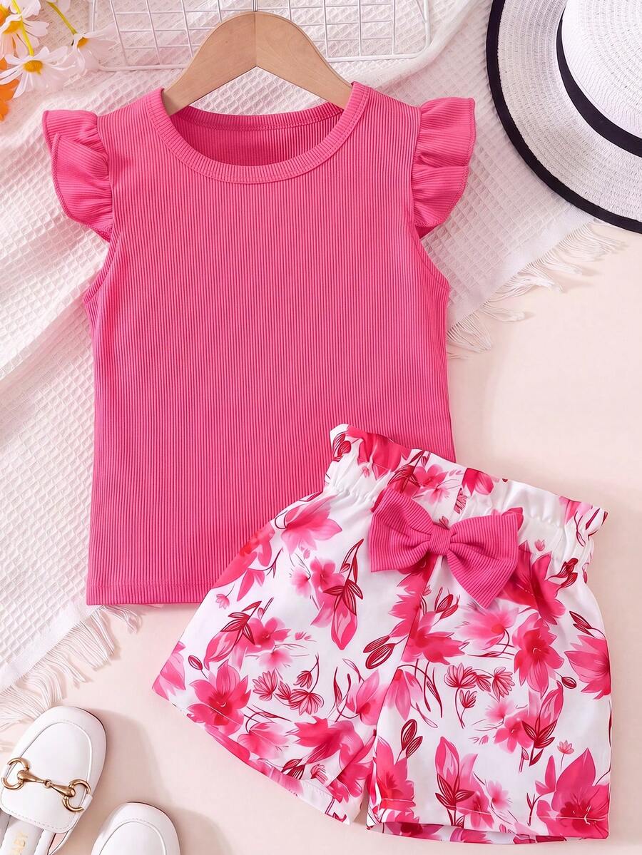 SHEIN 2pcs/Set Kaos Anak Perempuan Kerah Bulat Berkerut dan Celana Pendek Motif Bunga, Merah Muda Terang, Musim Panas, Serasi, Pakaian Kasual Liburan Keluarga untuk Balita - Hot Pink - View 1