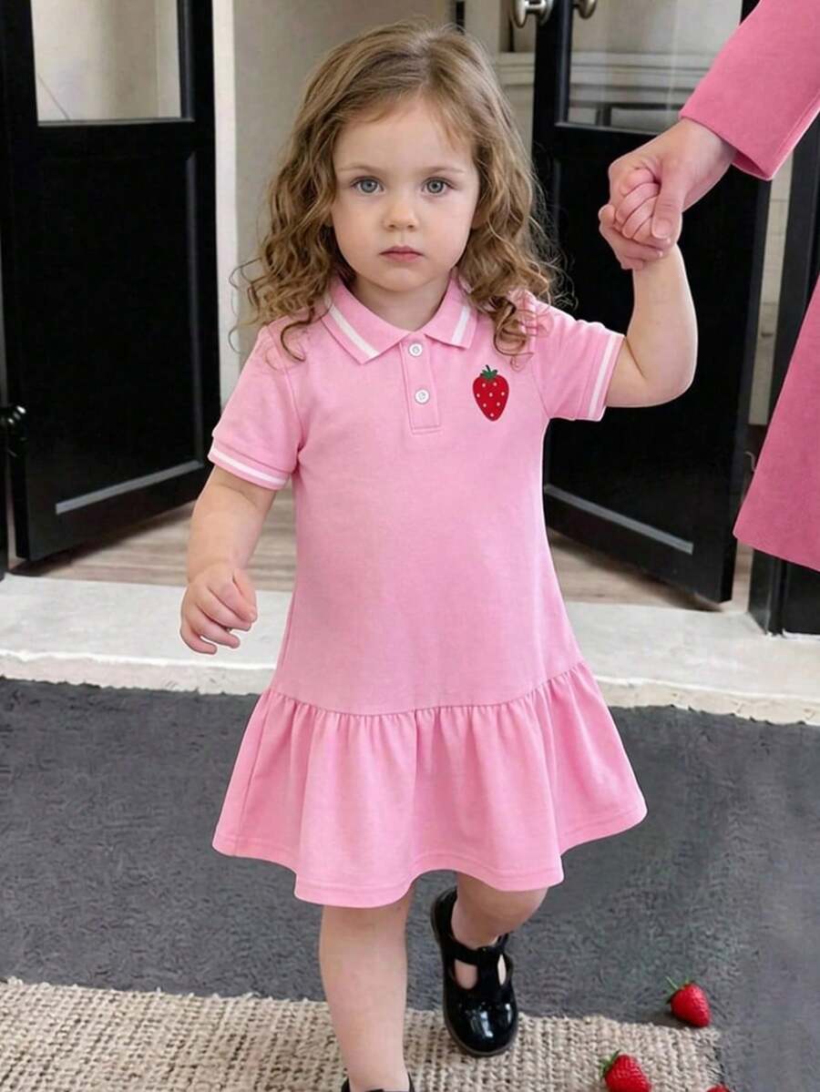 SHEIN Đầm tay ngắn xếp ly in hình dâu tây cho bé gái - trắng - Xem 1