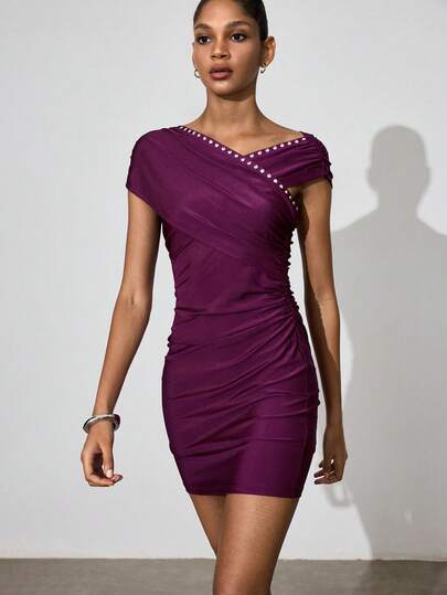 Gossip Girl X SHEIN SHEIN Maija Đầm ngắn ôm dáng thanh lịch đính ngọc trai dành cho nữ, thích hợp cho mùa hè.