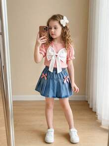 SHEIN Playful Pals 2件組少女夏季生日套裝，針織短袖上衣配大尺寸白色蝴蝶結，紅色蝴蝶結裝飾百褶裙，復古甜美街頭風 - 粉色 - 查看 4